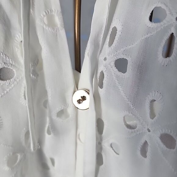 White Eyelet Ruffle Neckline Tie Front Silver Button Size L Button Up - Picture 4 of 7
